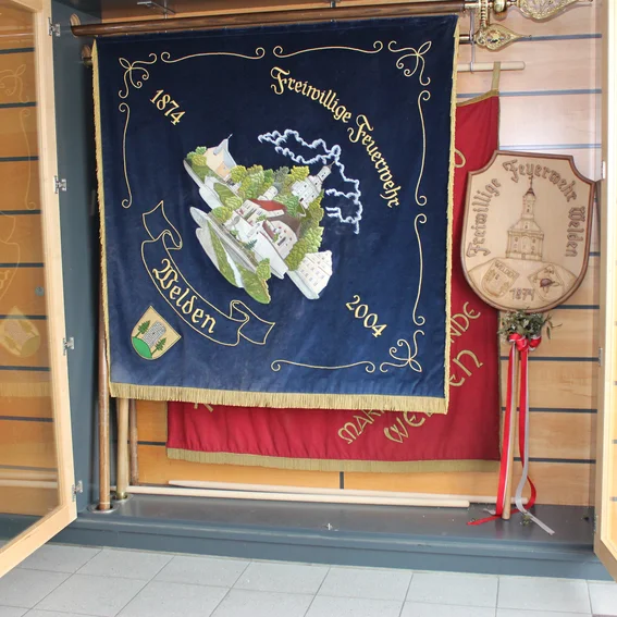 8_02_Fahnenschrank.JPG